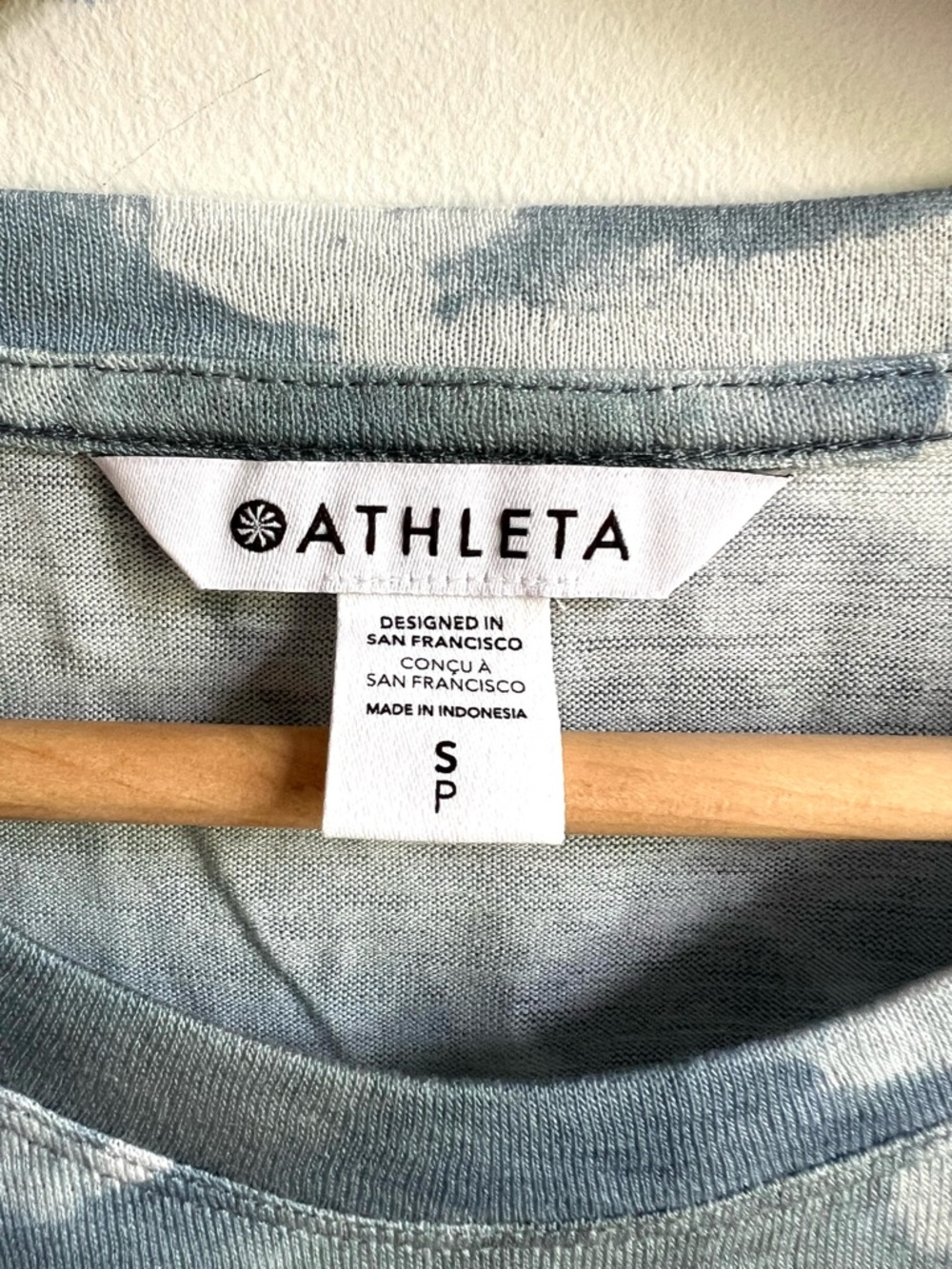 Athleta Teal and Light Blue Breezy Tank - Picture 3 of 7